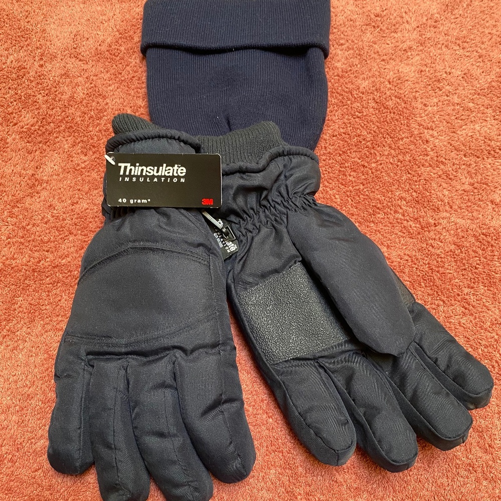 3 M Thinsulate Gloves & Beanie Hat Set.